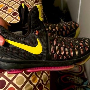 KD’9s for sale hit me up!